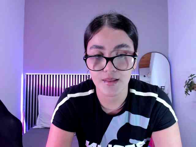 Hanah-Greey webcam