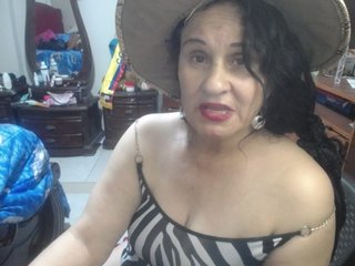 jazmin-mature