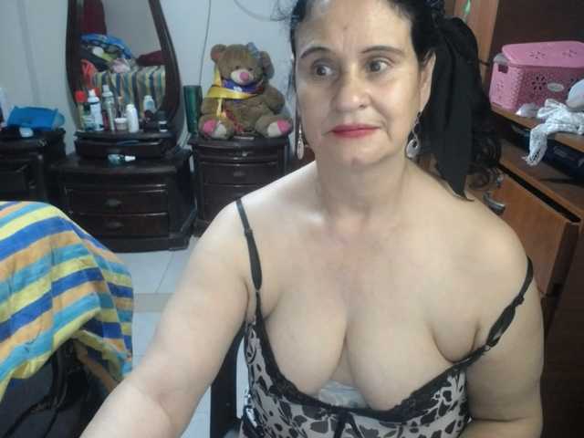 jazmin-mature