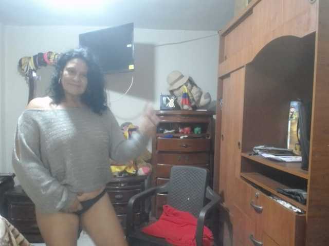 jazmin-mature