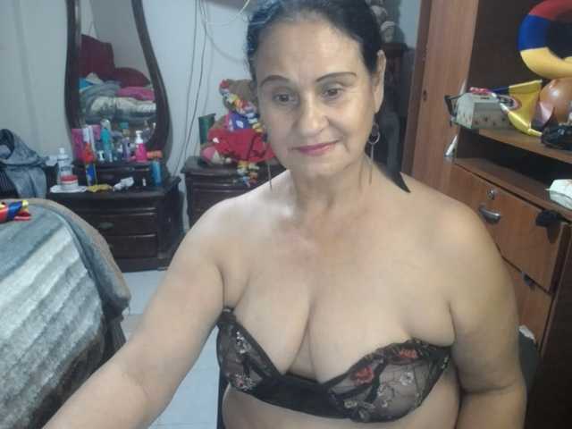 jazmin-mature live cam preview