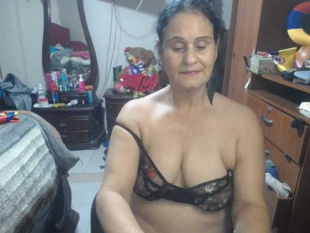 jazmin-mature live cam preview