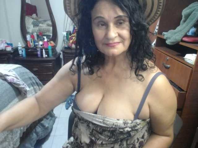 jazmin-mature