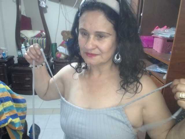 jazmin-mature