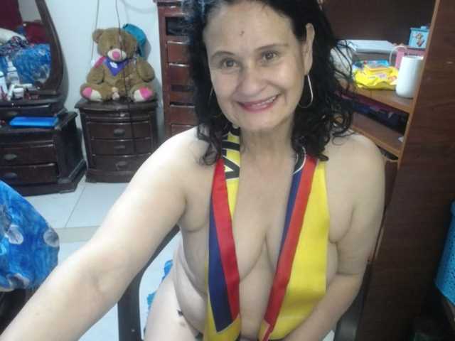 jazmin-mature