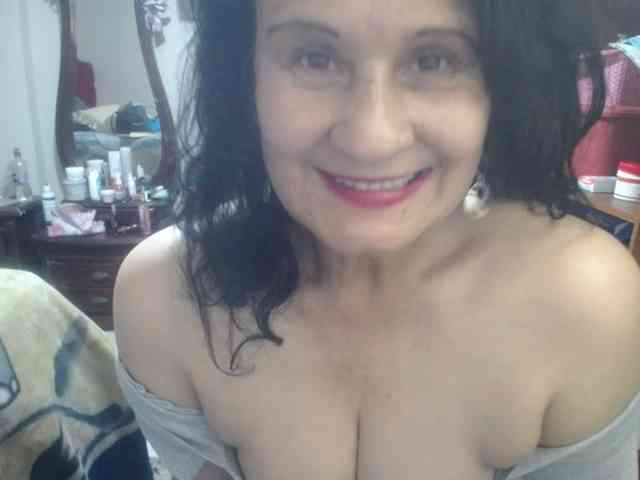 jazmin-mature webcam