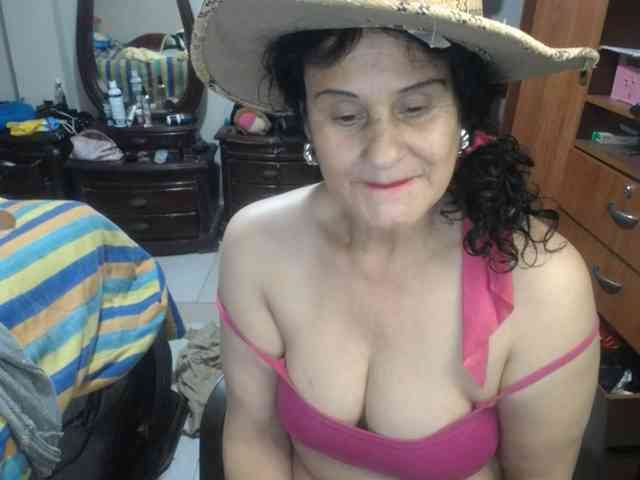 jazmin-mature