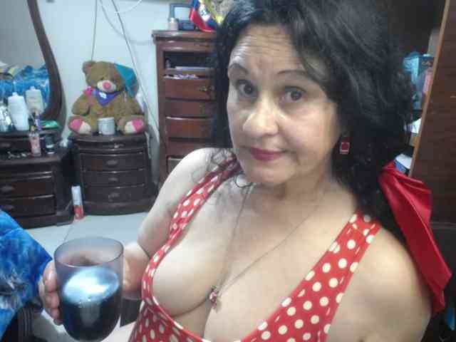 jazmin-mature
