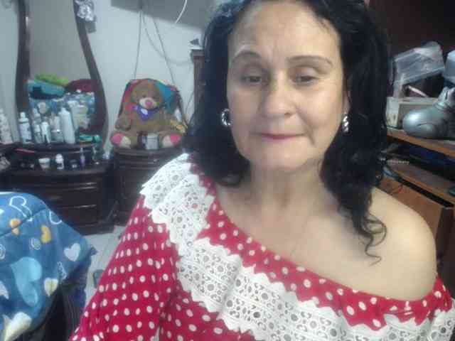 jazmin-mature