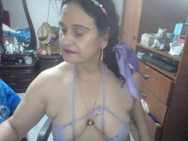 jazmin-mature webcam