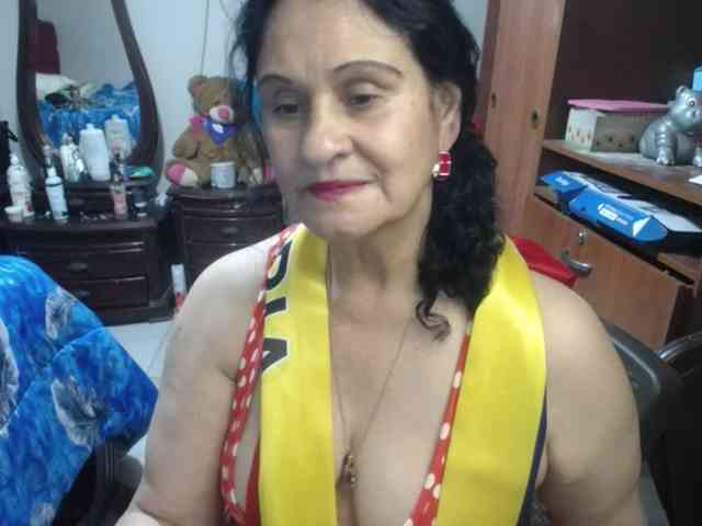 jazmin-mature