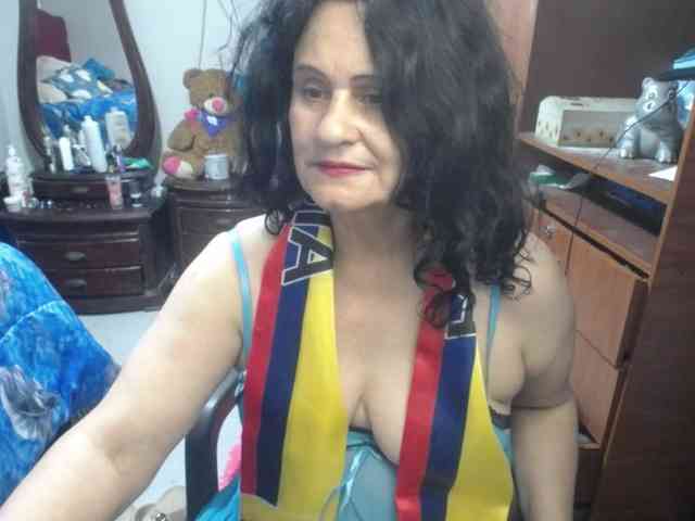 jazmin-mature