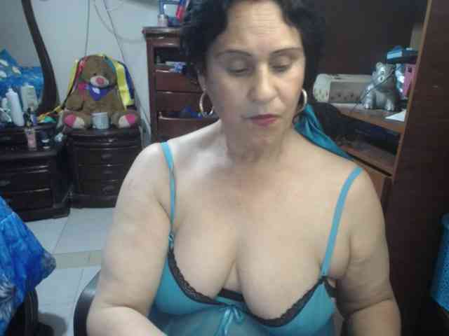 jazmin-mature