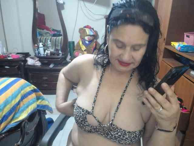 jazmin-mature