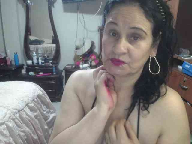 jazmin-mature webcam