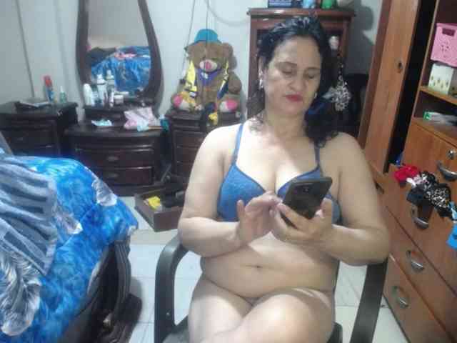 jazmin-mature webcam