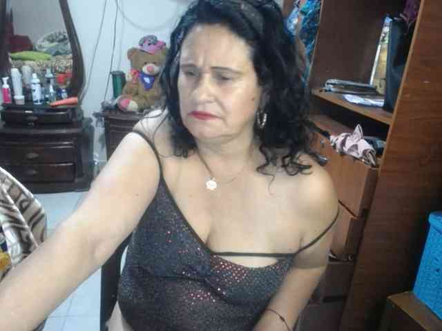 jazmin-mature