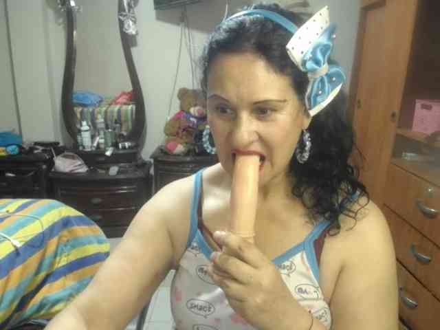 jazmin-mature webcam