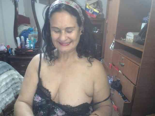 jazmin-mature