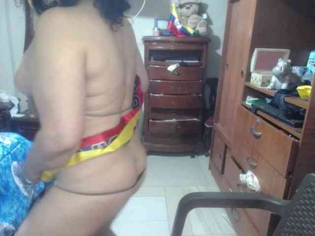 jazmin-mature