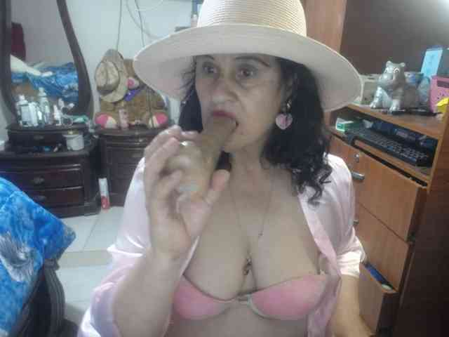 jazmin-mature webcam