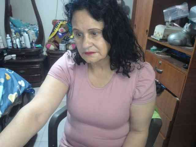 jazmin-mature
