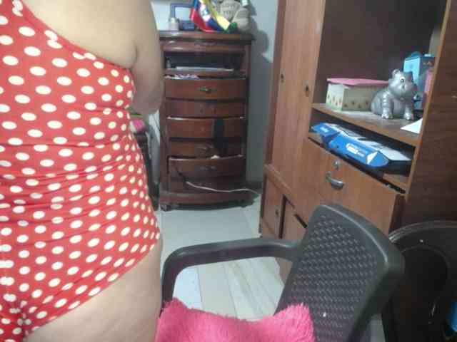 jazmin-mature webcam