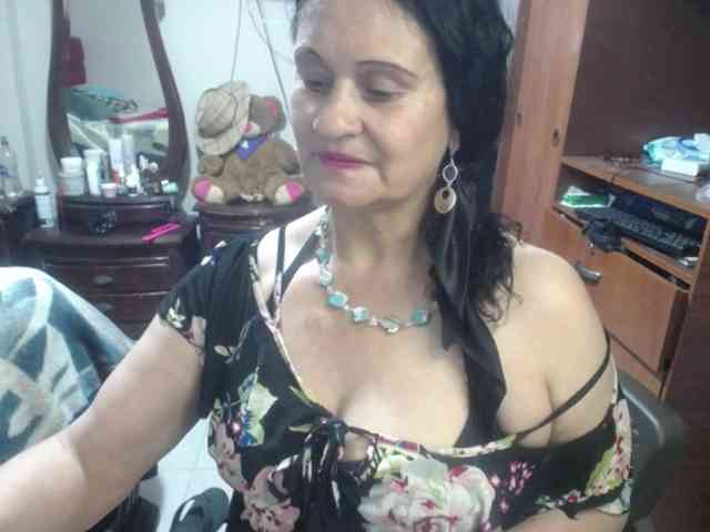 jazmin-mature webcam