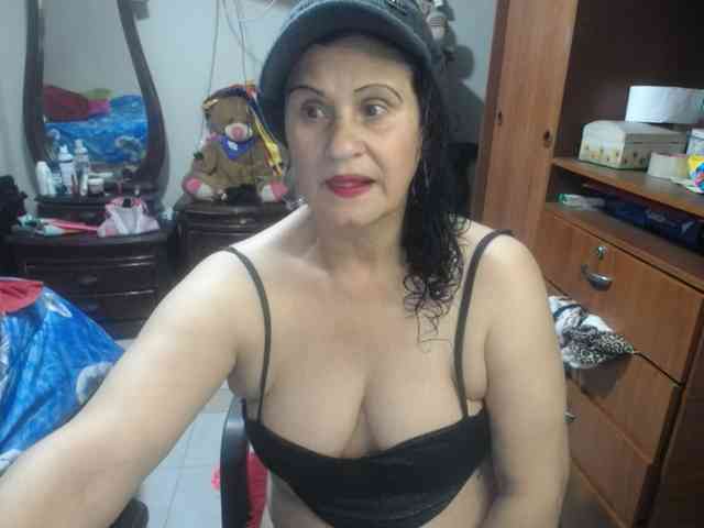 jazmin-mature webcam