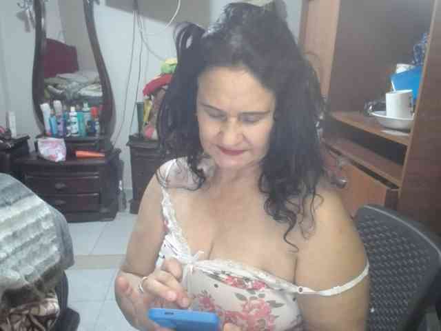jazmin-mature