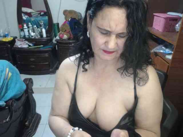 jazmin-mature webcam