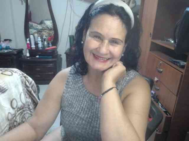 jazmin-mature