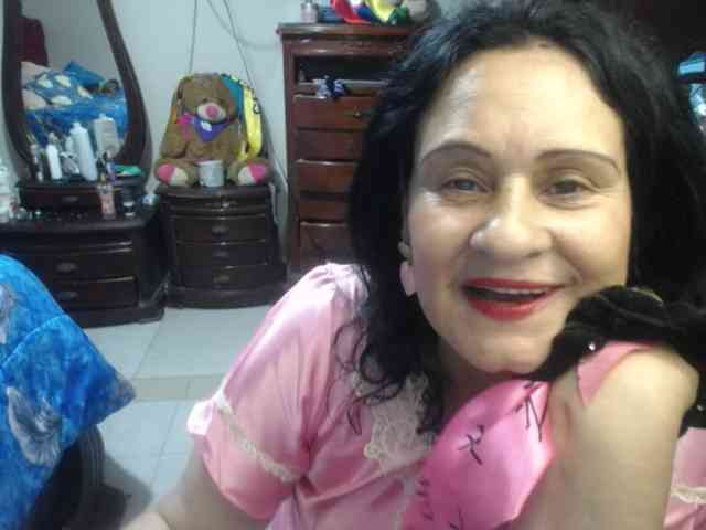 jazmin-mature