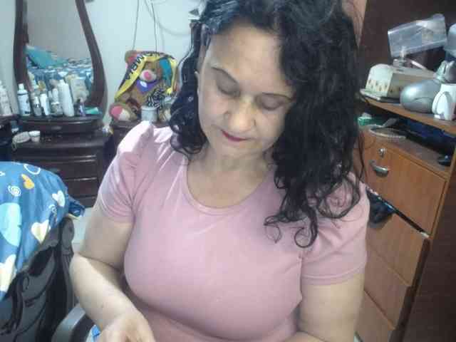 jazmin-mature