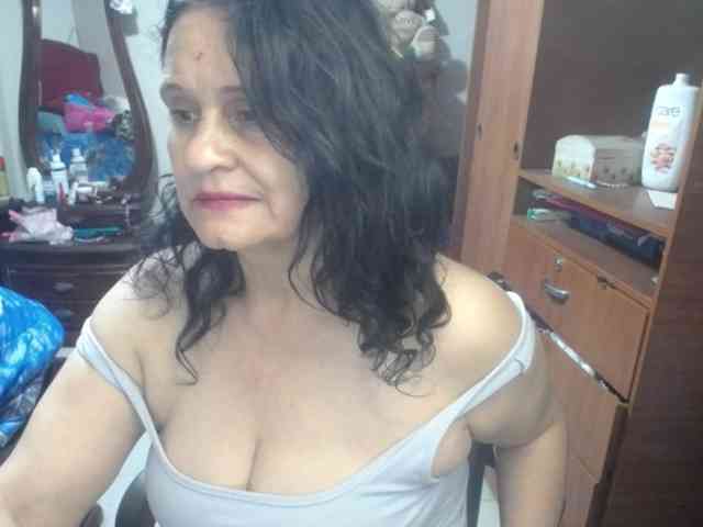 jazmin-mature