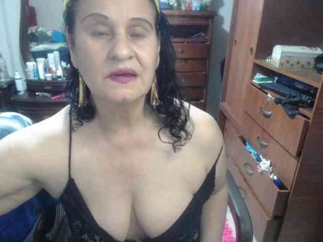 jazmin-mature webcam