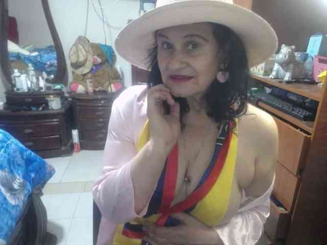 jazmin-mature webcam