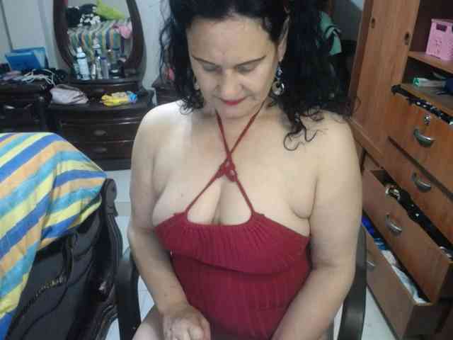 jazmin-mature