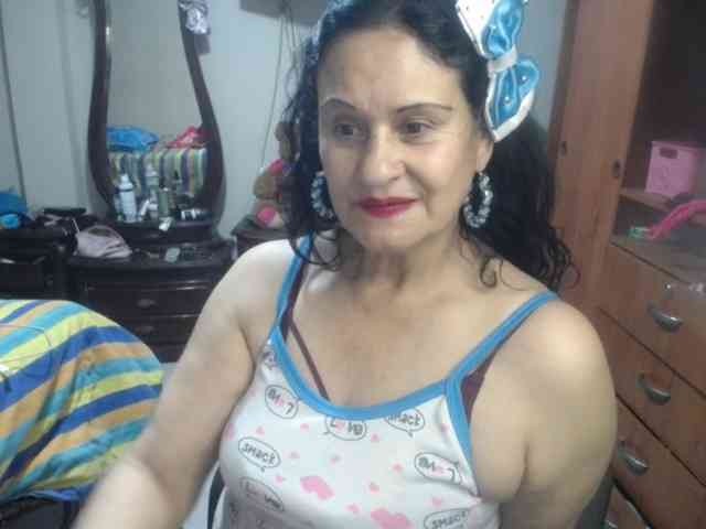jazmin-mature