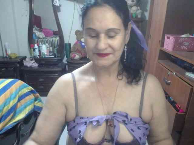 jazmin-mature webcam