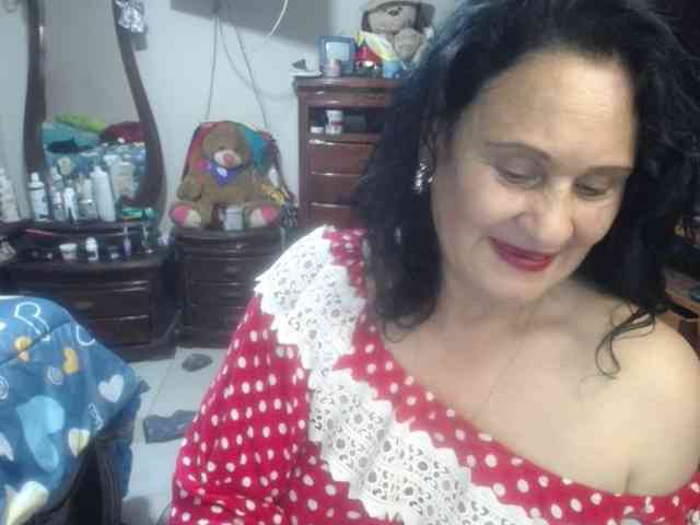 jazmin-mature