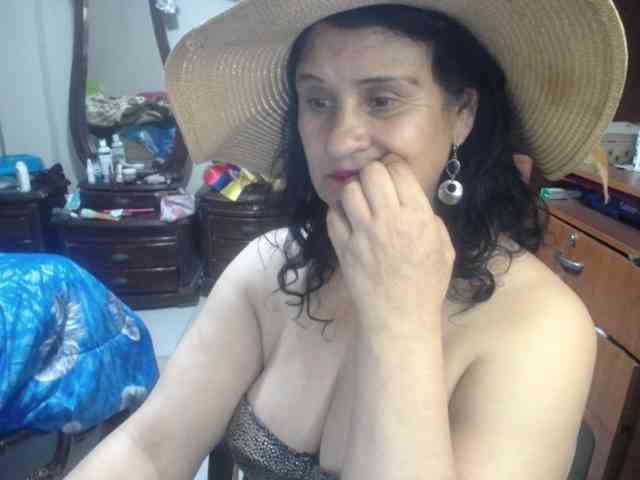 jazmin-mature webcam