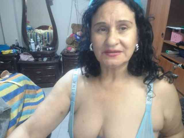 jazmin-mature