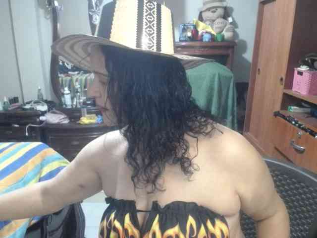 jazmin-mature