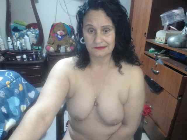 jazmin-mature