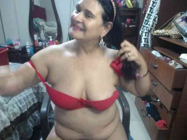 jazmin-mature