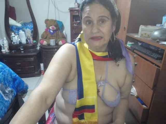 jazmin-mature webcam
