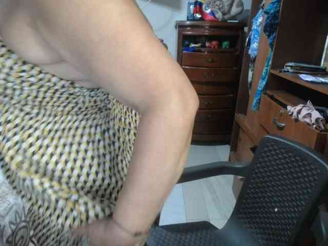 jazmin-mature webcam