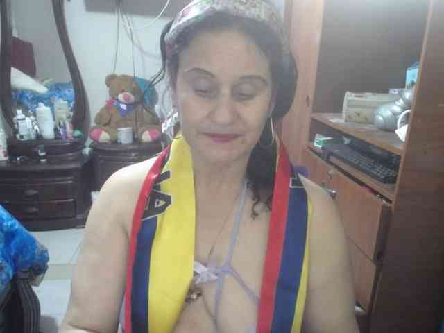 jazmin-mature webcam