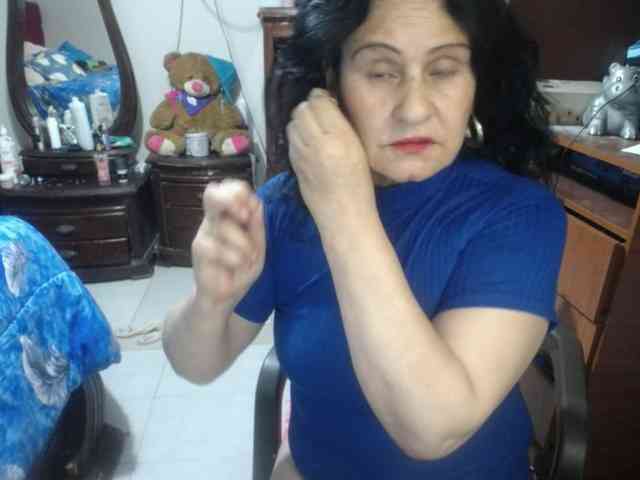 jazmin-mature